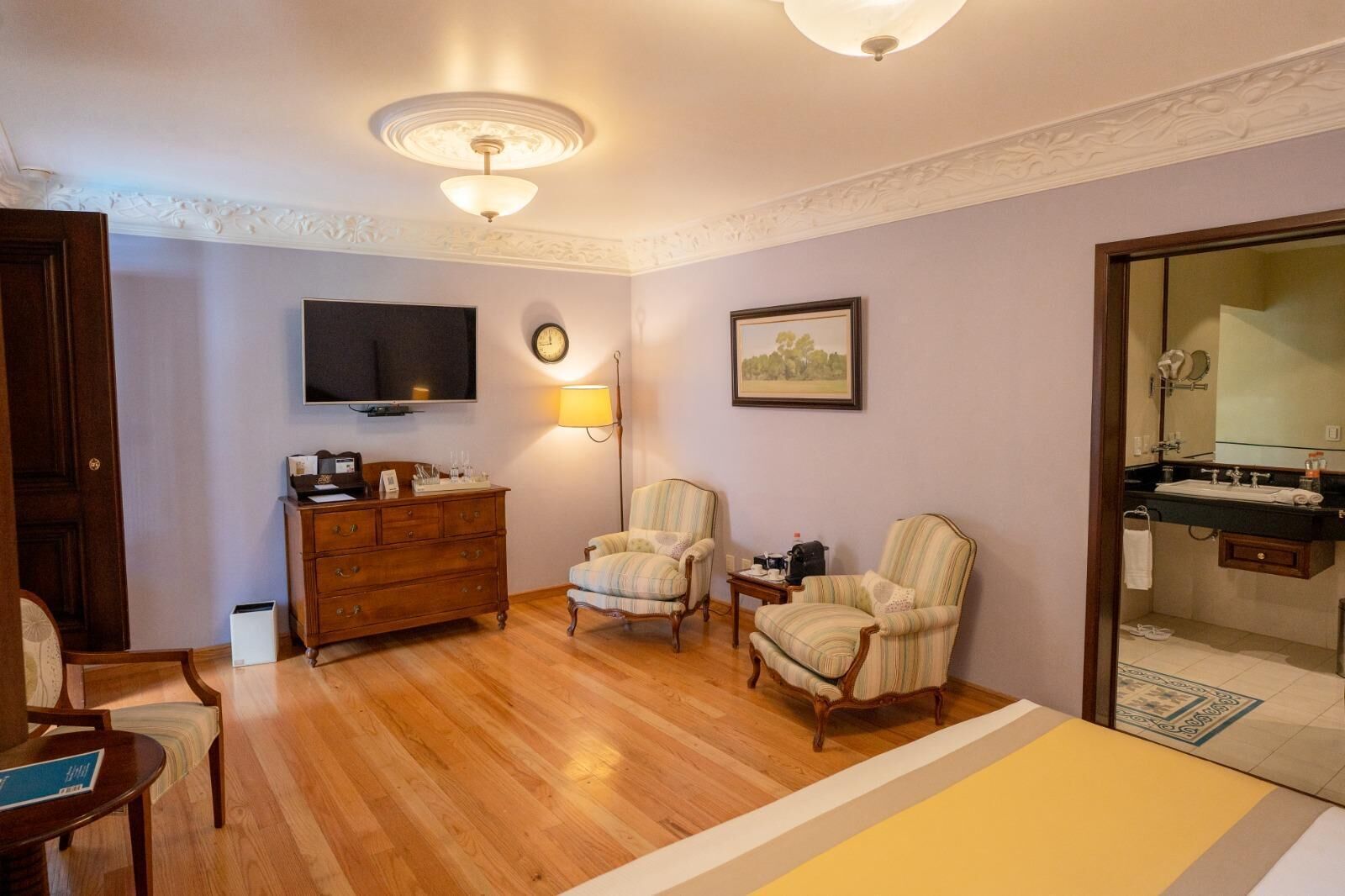 Hochwertige Bettwaren, Minibar, Zimmersafe, Bügeleisen/Bügelbrett