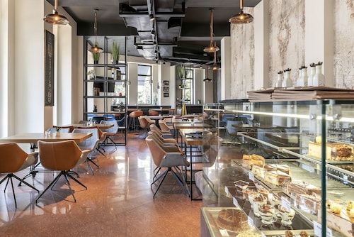 Maxim Boutique Hotel