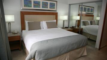 1 sovrum, sängtillbehör av högsta kvalitet och duntäcken