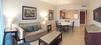 32-inch LCD TV with cable channels, TV at Park Royal Homestay Club Cala Puerto Rico