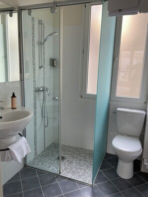 Twin Room | Bathroom - Hôtel Cartier (Saint-Malo)