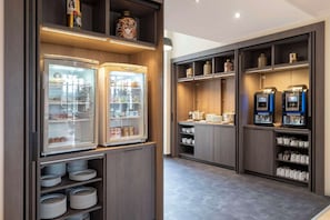 Petit déjeuner buffet servi tous les jours en supplément