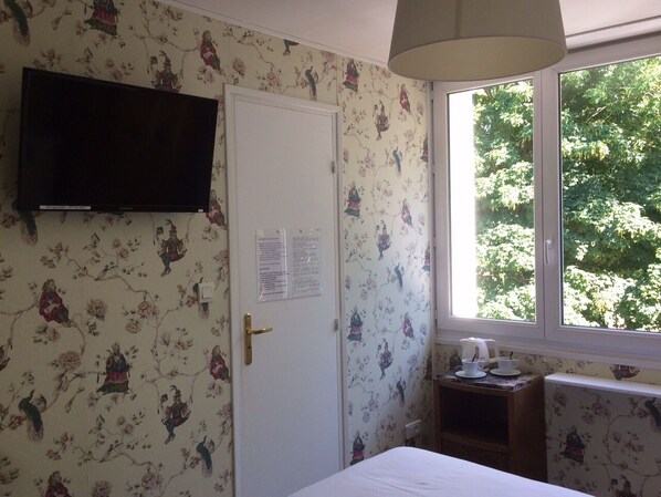 Room - Hotel Richelieu (Calais)