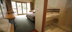 Standard Room (2 Night Weekend Special) | Desk, laptop workspace, blackout curtains, soundproofing - Forbes Victoria Inn (Forbes)
