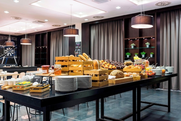 Café da manhã completo todos os dias (CZK 475 por pessoa)