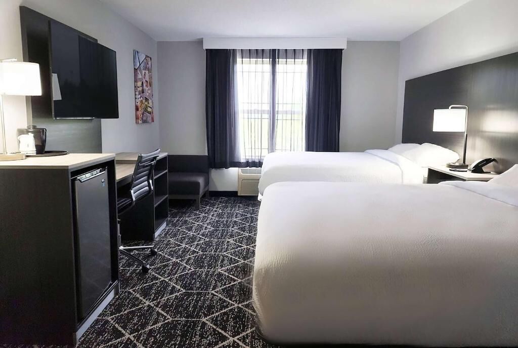 Desk, iron/ironing board, WiFi (free), alarm clocks