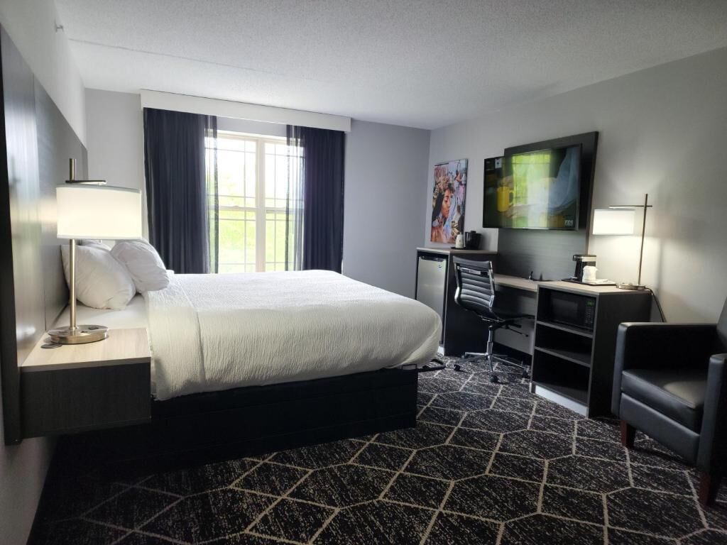 Desk, iron/ironing board, WiFi (free), alarm clocks