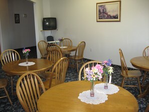 Dining - Glacier Gateway Plaza (Cut Bank)