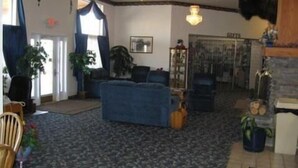 Lobby - Glacier Gateway Plaza (Cut Bank)