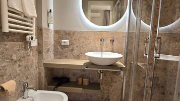 Superior Double or Twin Room | Bathroom | Shower, free toiletries, hair dryer, bidet