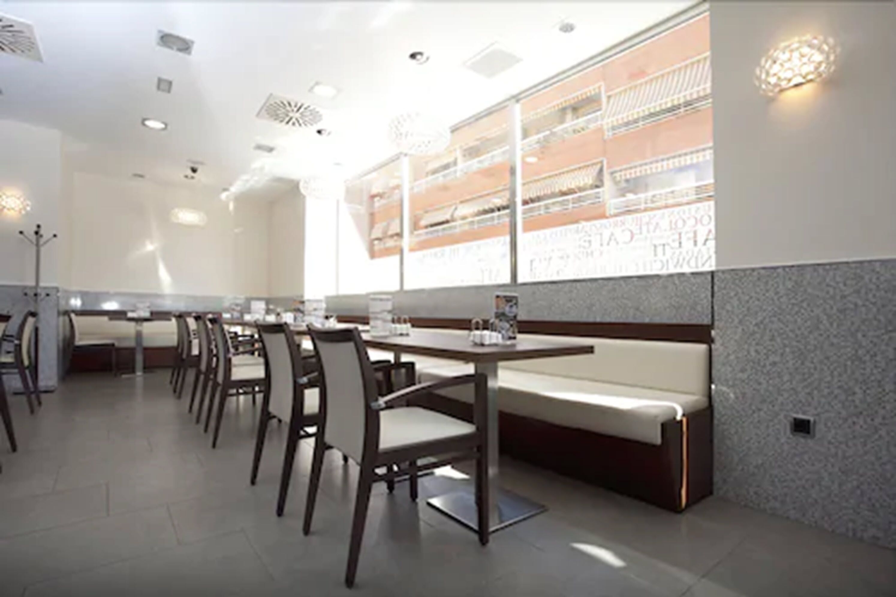 Lunch served, international cuisine