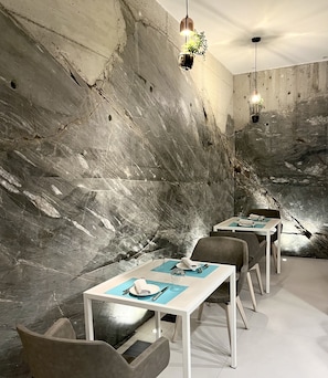 Breakfast, lunch and dinner served - Hotel Regina (Gravedona)