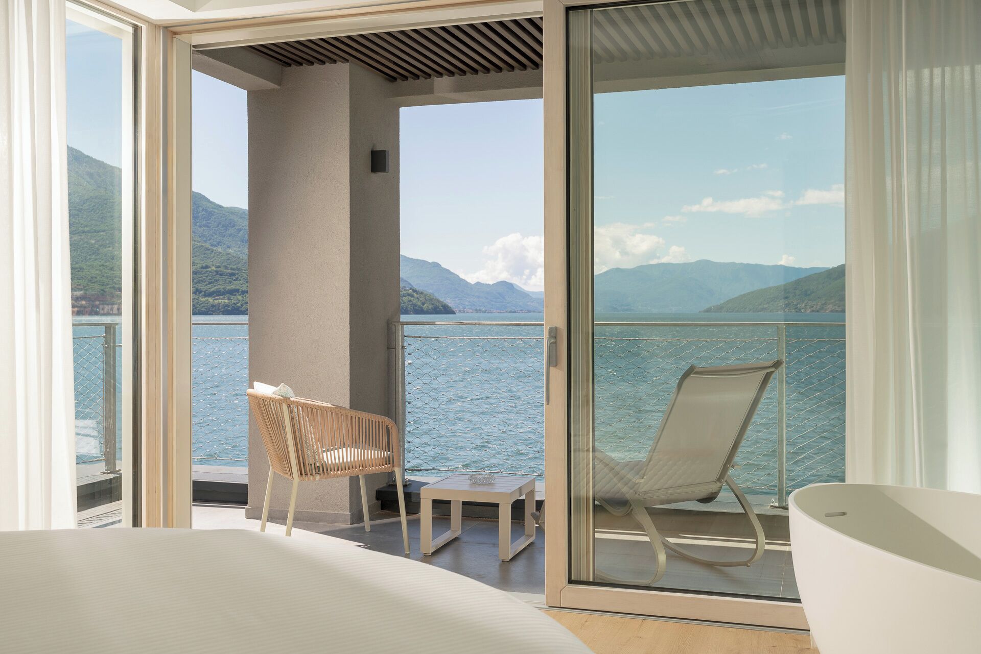 Romantic Double Room, Bathtub, Lake View | Lake view