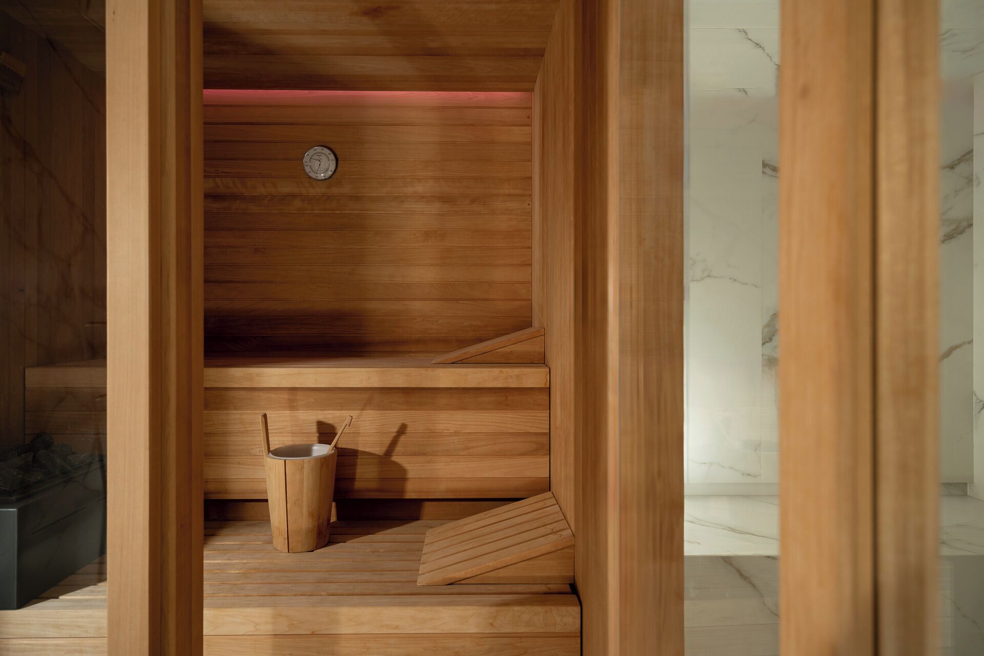 honeymoon double room, hot tub | bathroom | rainfall showerhead, hair dryer, towels, soap