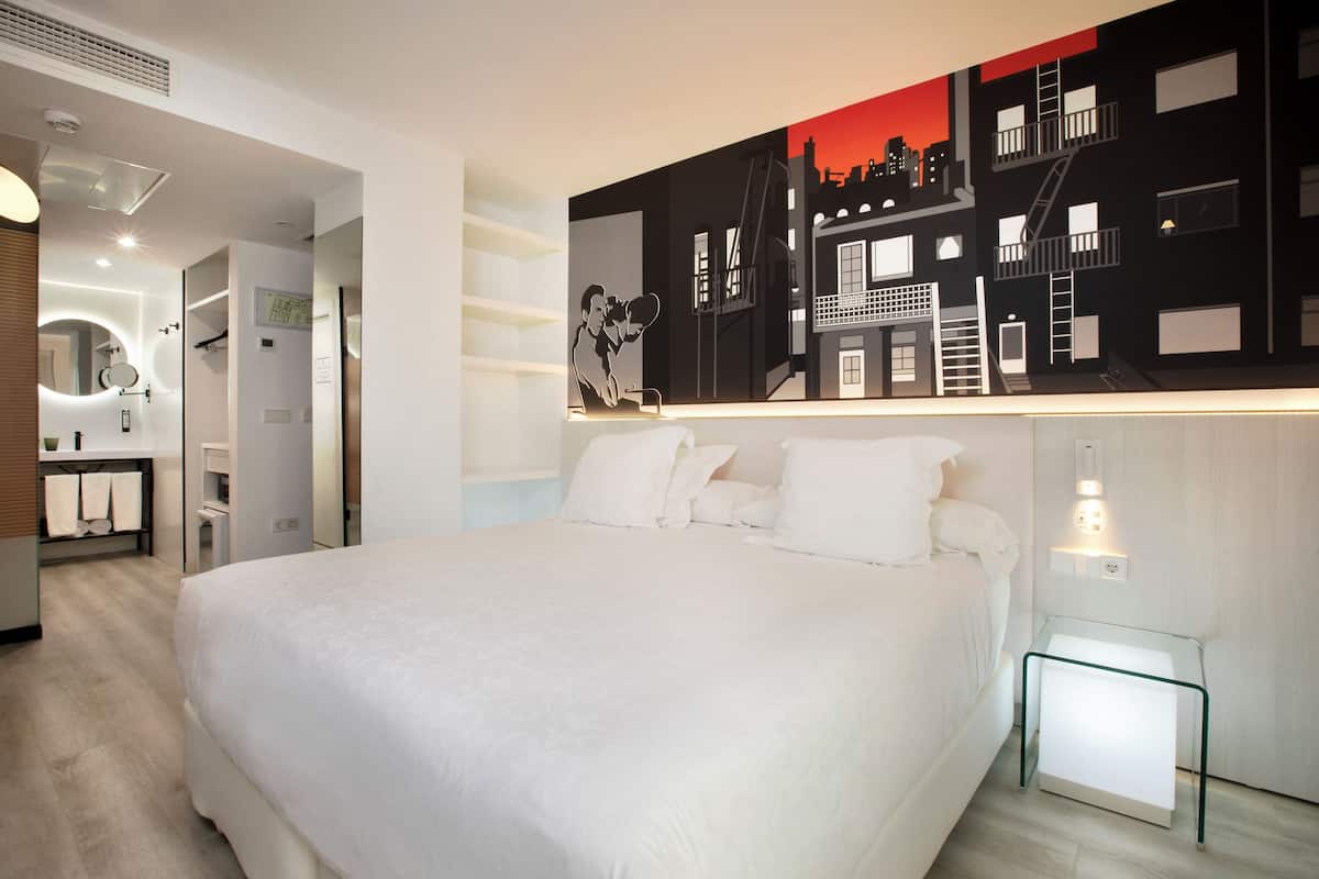 Chambre Double pour 1 personne, 1 très grand lit | Minibar, coffres-forts dans les chambres, chambres insonorisées