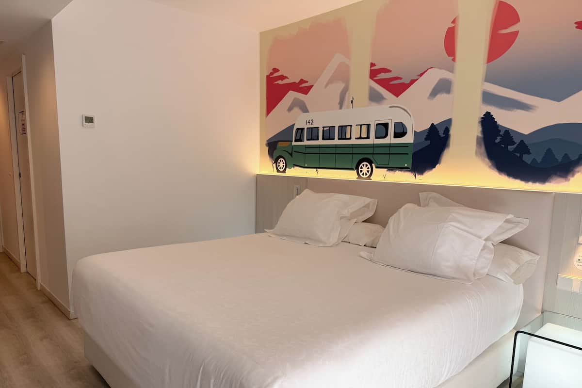 Phòng đôi Tiêu chuẩn, 1 giường cỡ king | Minibar, két bảo mật tại phòng, phòng cách âm 
