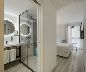 Chambre Double Standard, 1 lit double ou 2 lits jumeaux | Salle de bain