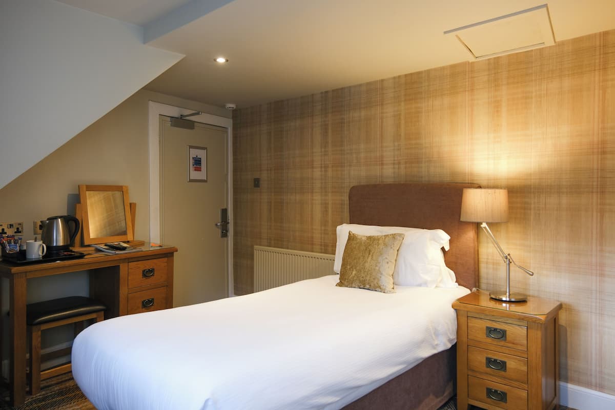 Single Room - 1 Single Bed Only | เครื่องนอนป้องกันสารก่อภูมิแพ้, โต๊ะทำงาน, พื้นที่ทำงานแบบใช้แล็ปท็อป