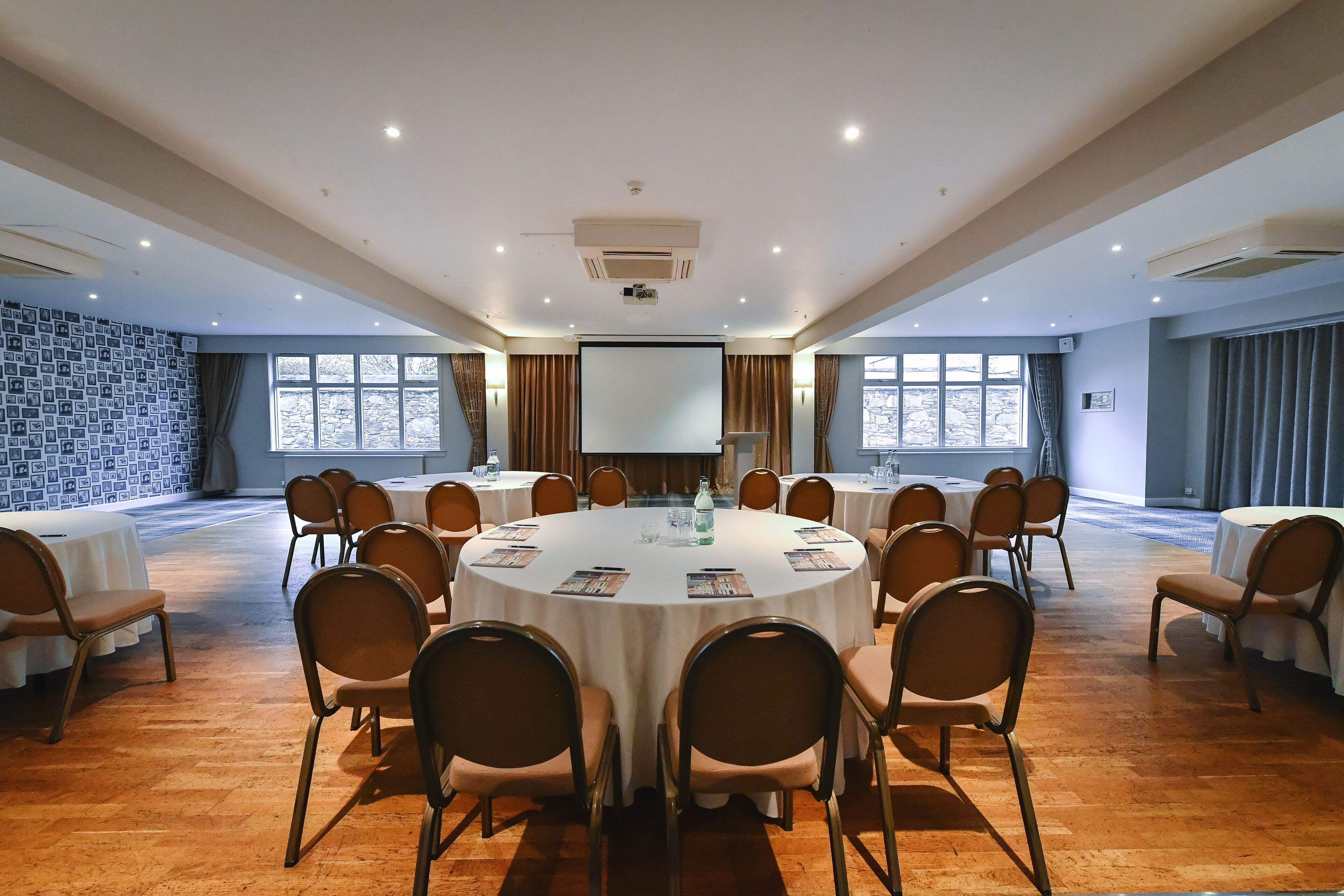 Foto - Glen Mhor Hotel at Uile-bheist 'Brewstillery'