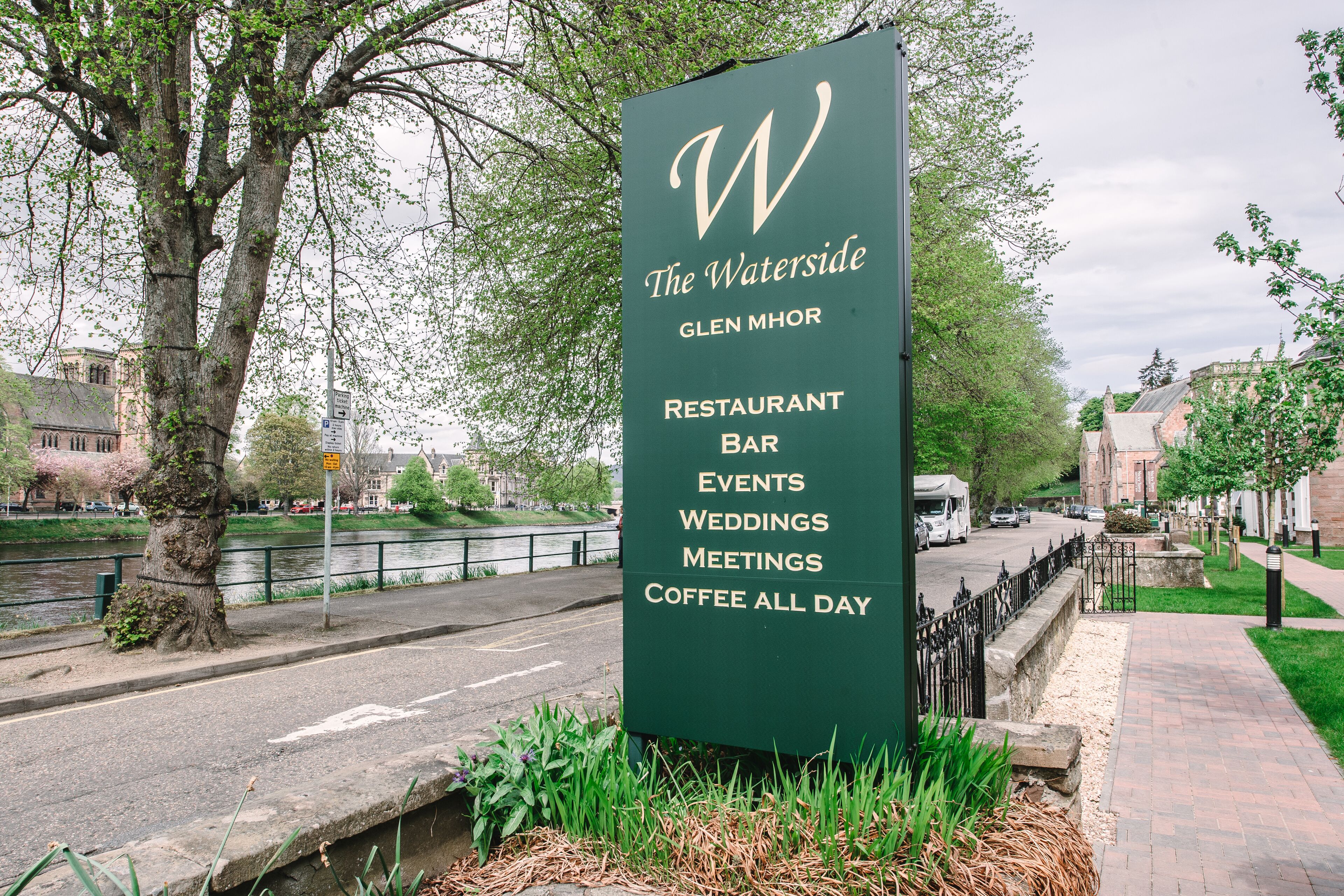 Foto - Glen Mhor Hotel at Uile-bheist 'Brewstillery'