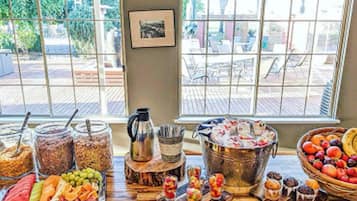 Daily buffet breakfast for a fee