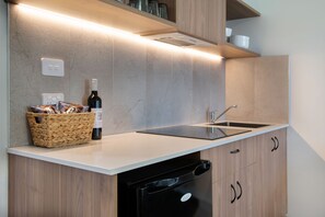 Private kitchenette - Parklands Resort Mudgee (Putta Bucca)