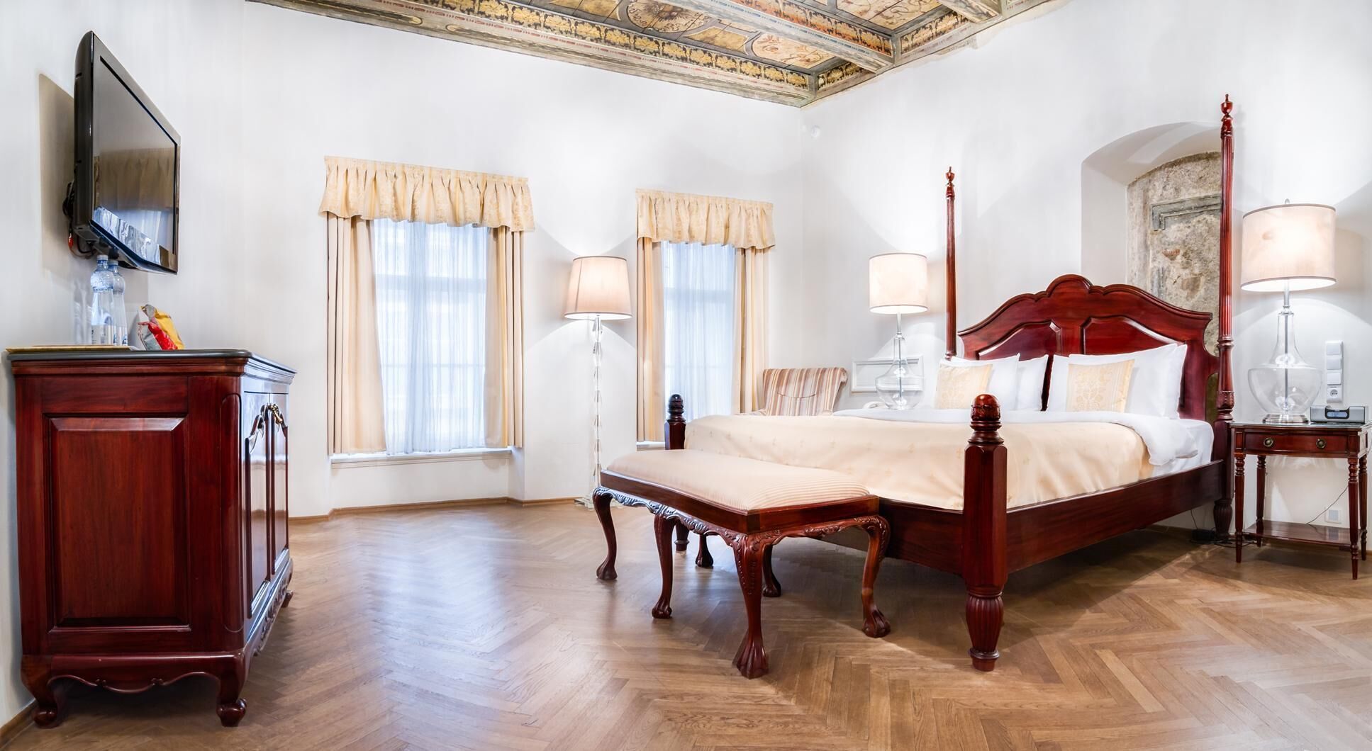 Camera Deluxe con letto matrimoniale o 2 letti singoli | Biancheria da letto di alta qualità, minibar, una cassaforte in camera