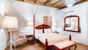 Deluxe-Doppel- oder -Zweibettzimmer | Hochwertige Bettwaren, Minibar, Zimmersafe, individuell dekoriert