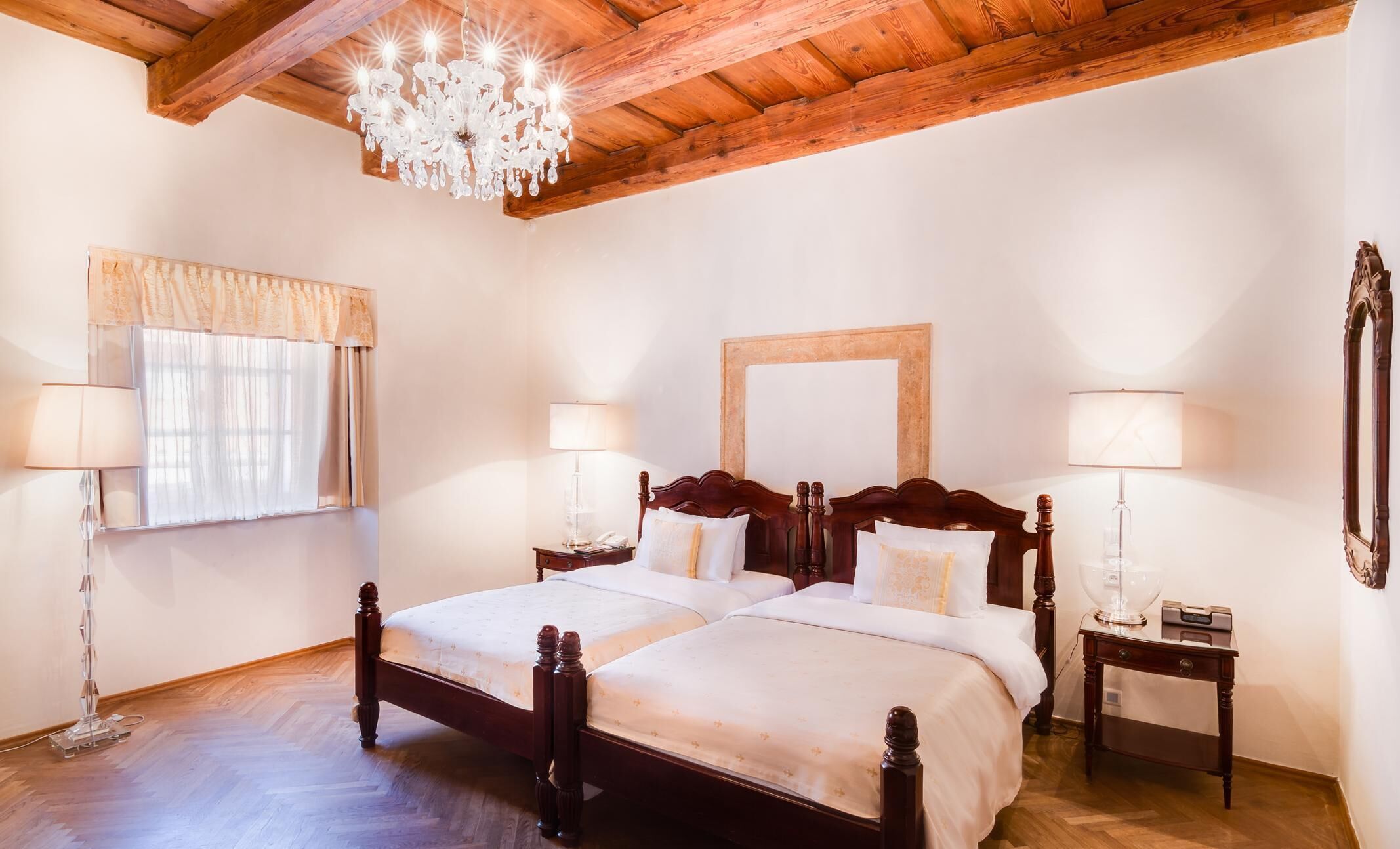 Dobbelt- eller tomannsrom – superior | Sengetøy av topp kvalitet, minibar og safe på rommet