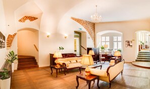 Lobby - The Dominican (Prague)