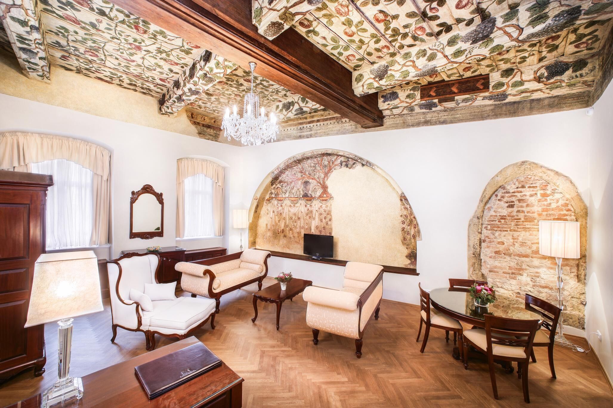 Suite Executive | Biancheria da letto di alta qualità, minibar, una cassaforte in camera