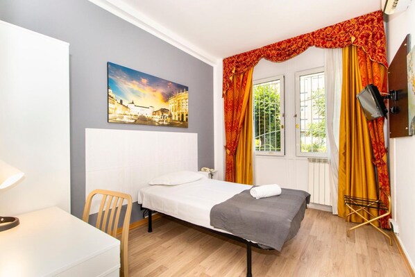 Bureau, rideaux occultants, chambres insonorisées, Wi-Fi gratuit