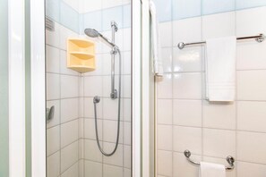 Shower, free toiletries, hair dryer, bidet - Cristallo Hotel (Turin)