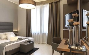 Minibar, in-room safe, desk, cots/infant beds - Hotel Ritz (Chivasso)