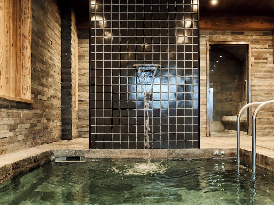 Bañera de hidromasaje interior