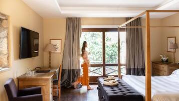 Junior-Suite | 1 Schlafzimmer, hochwertige Bettwaren, Minibar, Zimmersafe