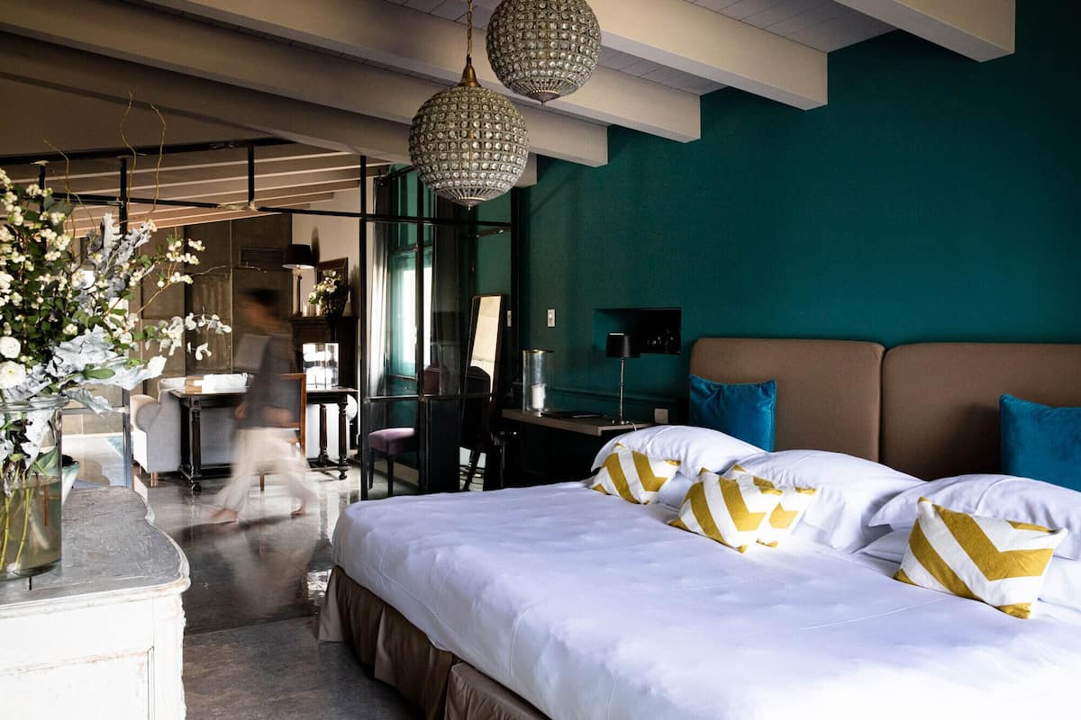 executive suite | 1 bedroom, premium bedding, minibar, in-room safe