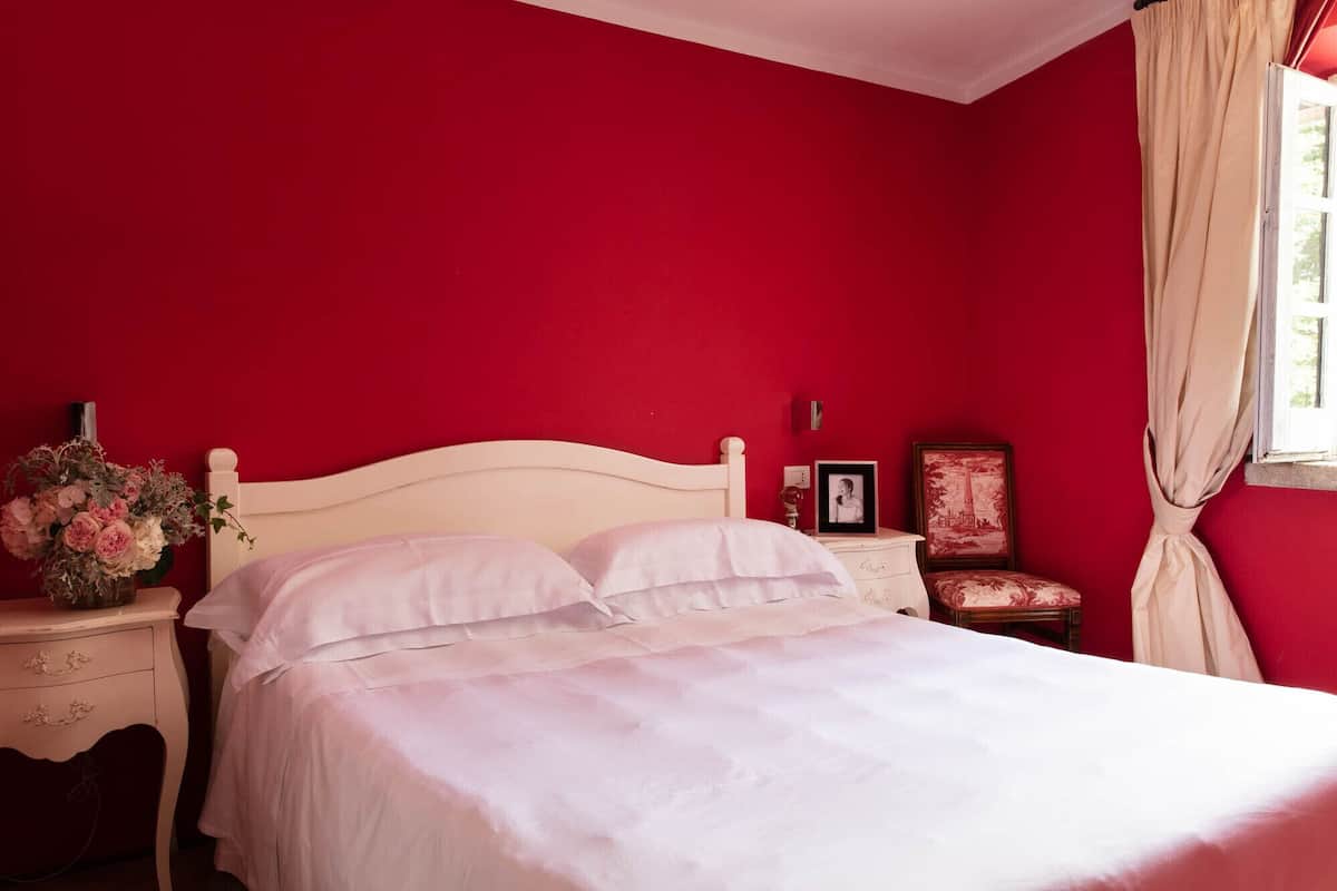 Deluxe Double Room | 1 bedroom, premium bedding, minibar, in-room safe