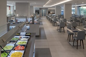 2 restoran, melayani sarapan