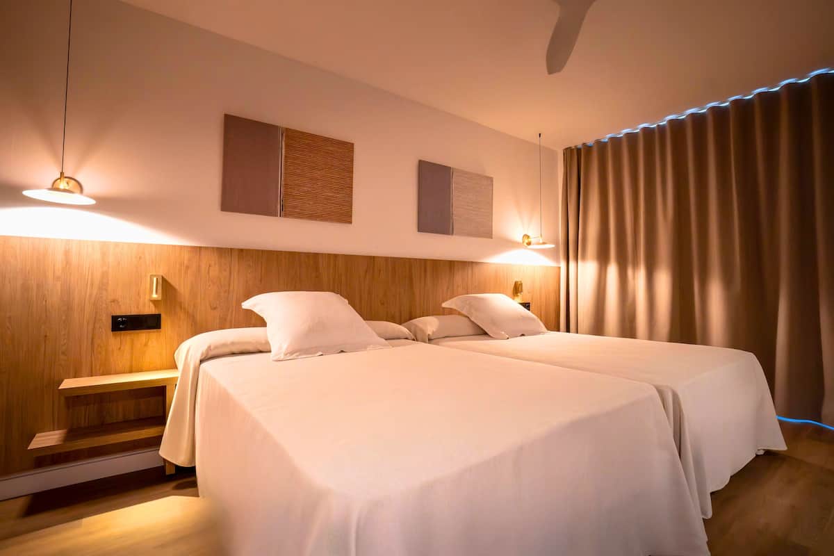 1 bedroom, minibar, in-room safe, blackout curtains