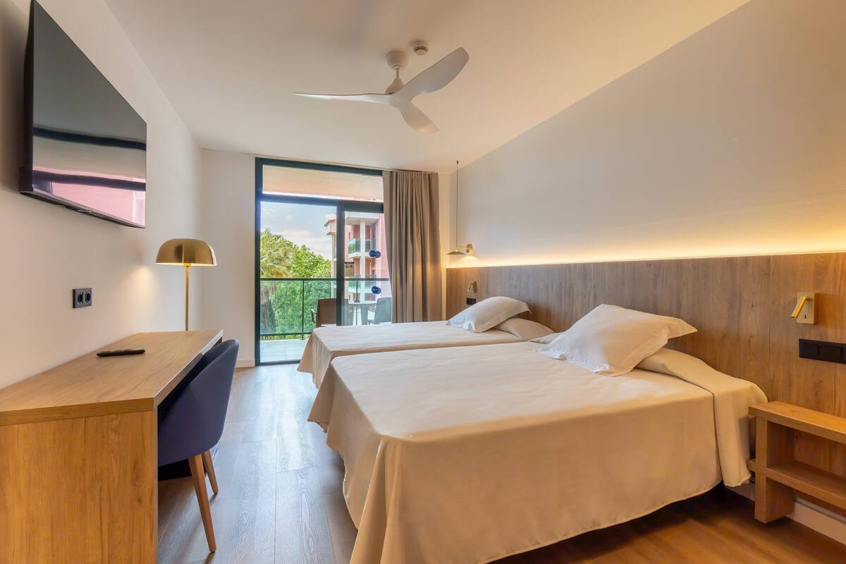 1 bedroom, minibar, in-room safe, blackout curtains