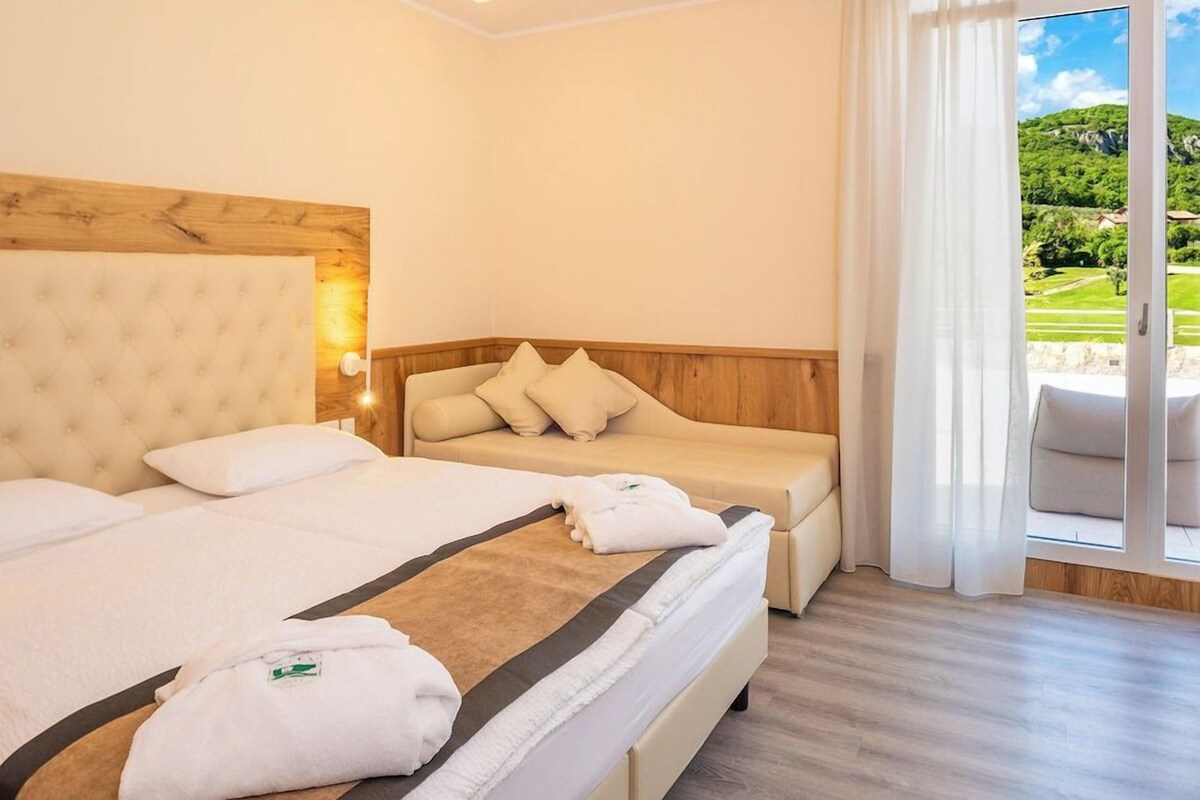 Minibar, una cassaforte in camera, una scrivania, Wi-Fi gratuito