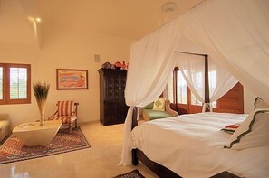 Villa cielo (Four bedroom villa) Sleep 6