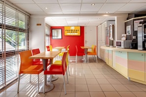 Daily buffet breakfast (EUR 6.20 per person)