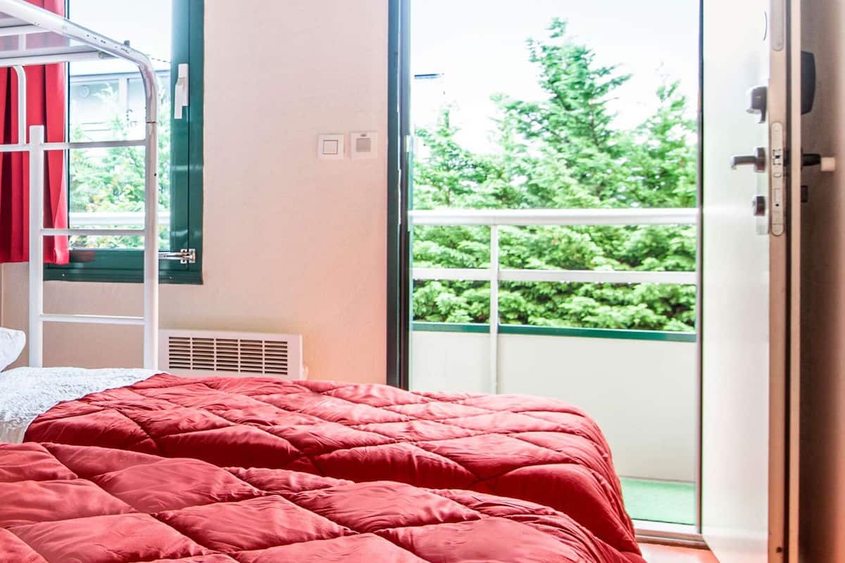 Standard Room, 2 Single Beds | Desk, blackout curtains, iron/ironing board, free WiFi