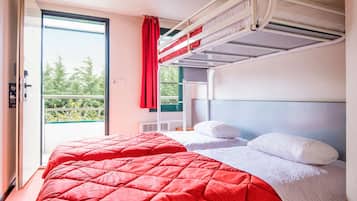 Standard Room, 3 Twin Beds | Premium bedding, desk, blackout drapes, iron/ironing board