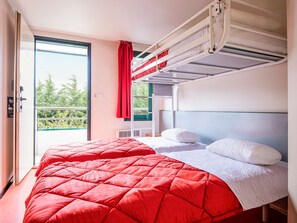 Ropa de cama de alta calidad, escritorio y cortinas blackout 