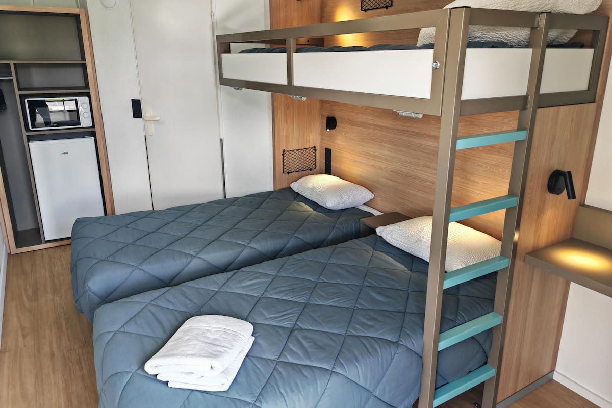 Standard Room, Multiple Beds | Desk, laptop workspace, blackout curtains, iron/ironing board