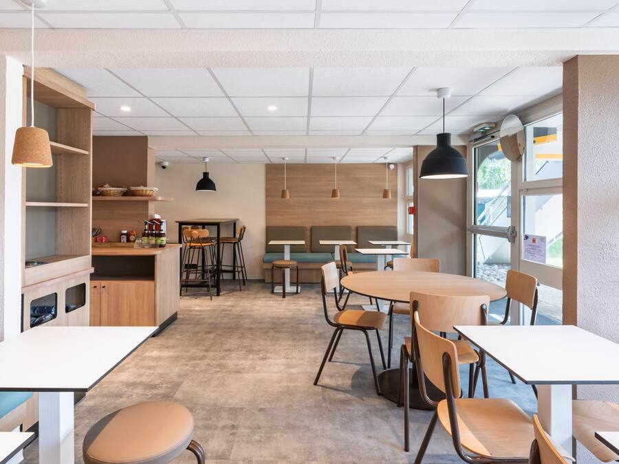 Café da manhã com buffet todos os dias mediante uma taxa