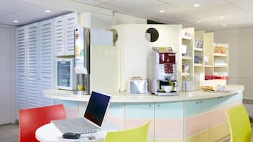 Morgenmadsbuffet hver dag (5.90 EUR pr. person)